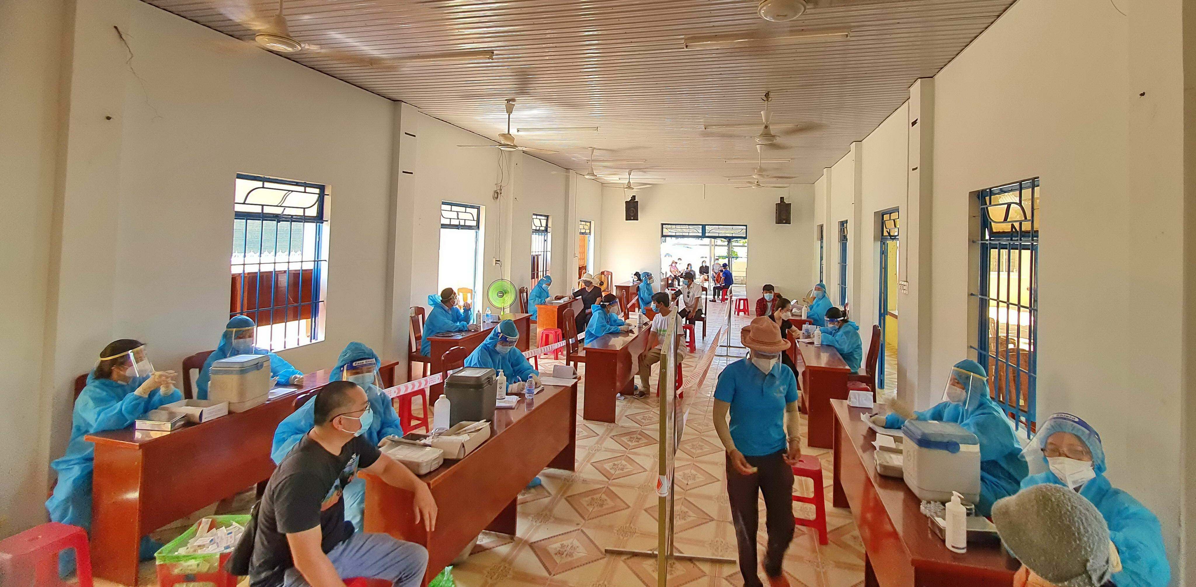 Hơn 1.200 bệnh nhân COVID-19 được điều trị khỏi bệnh, xuất viện